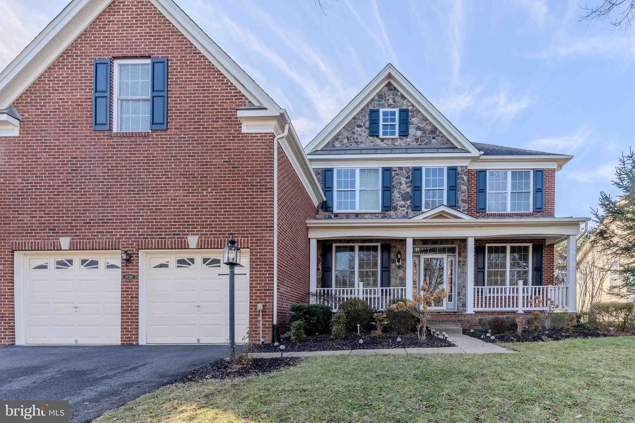15316 Admiral Baker Cir - Photo 3 of 50