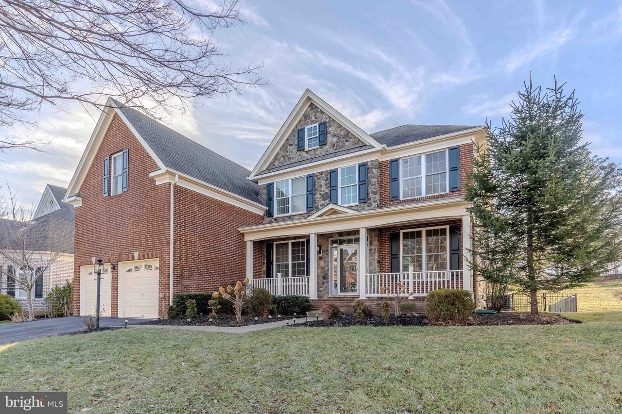 15316 Admiral Baker Cir - Photo 4 of 50