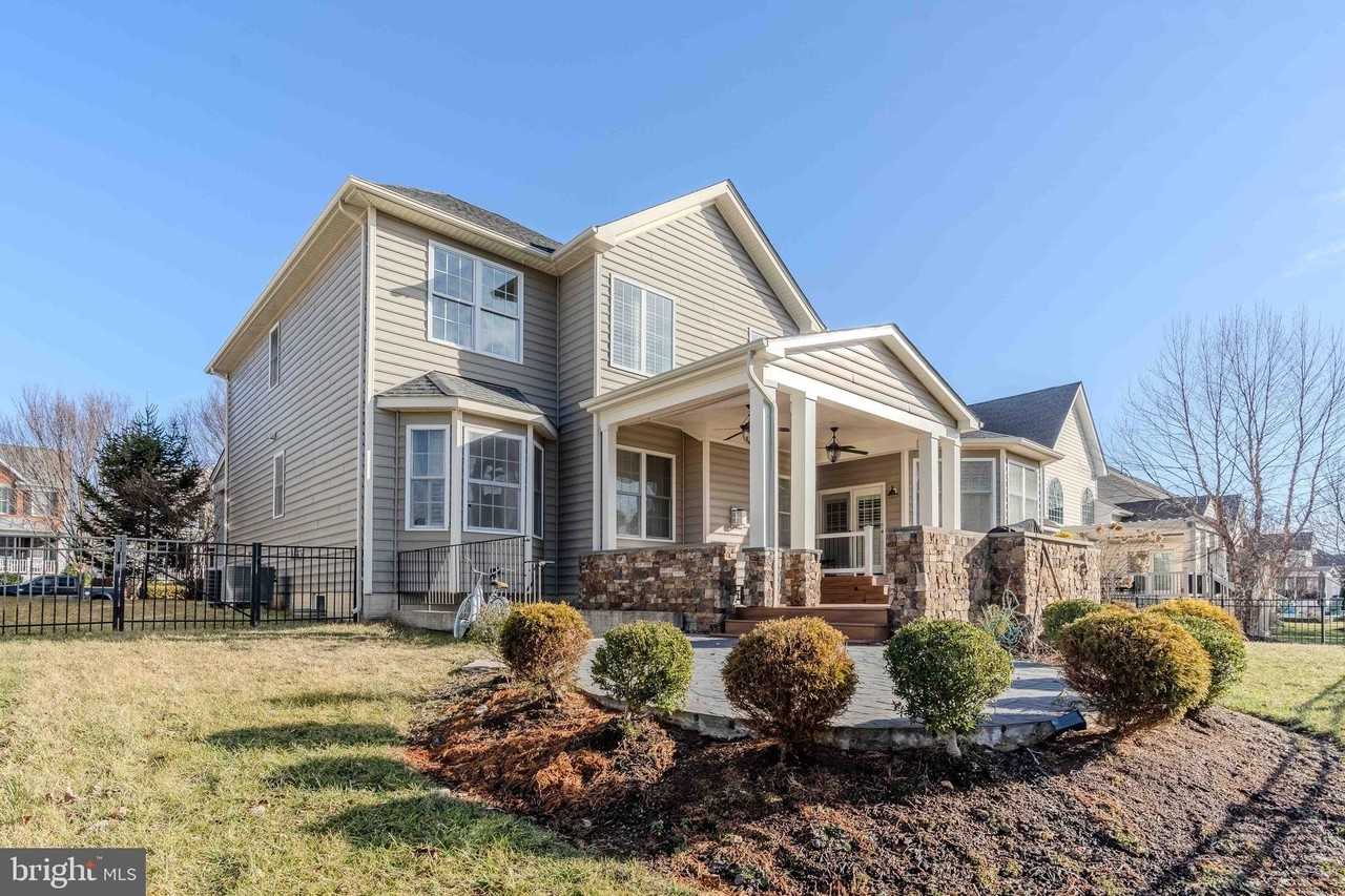 15316 Admiral Baker Cir - Photo 7 of 50