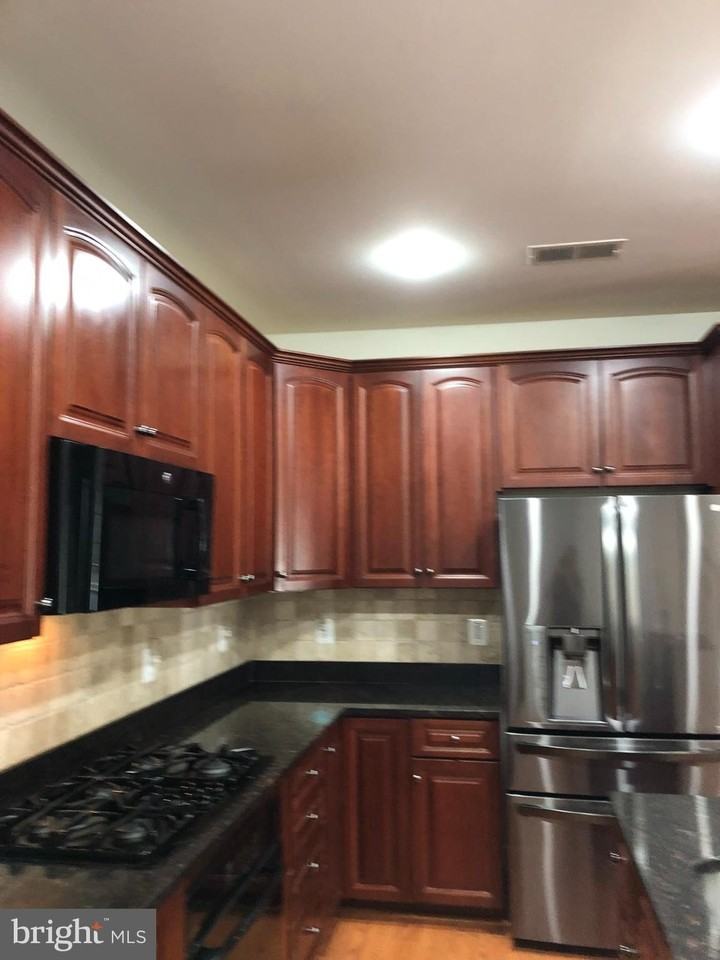 14784 Potomac Branch Dr - Photo 2 of 13