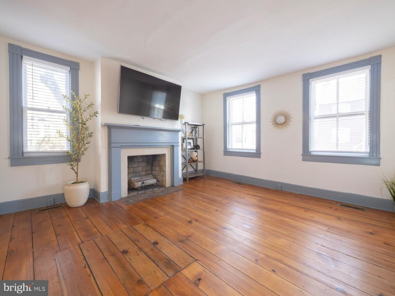703 S Loudoun St - Photo 6 of 32
