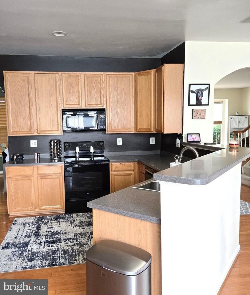 48 Battlefield Dr - Photo 2 of 50