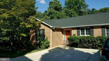 featured image of 301 Gilmore St