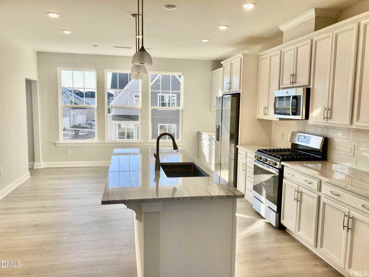 1113 Falling Rock Pl - Photo 2 of 17