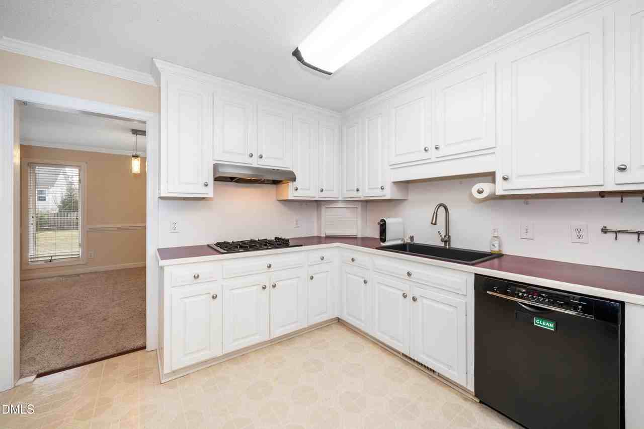 609 W Academy St - Photo 6 of 18