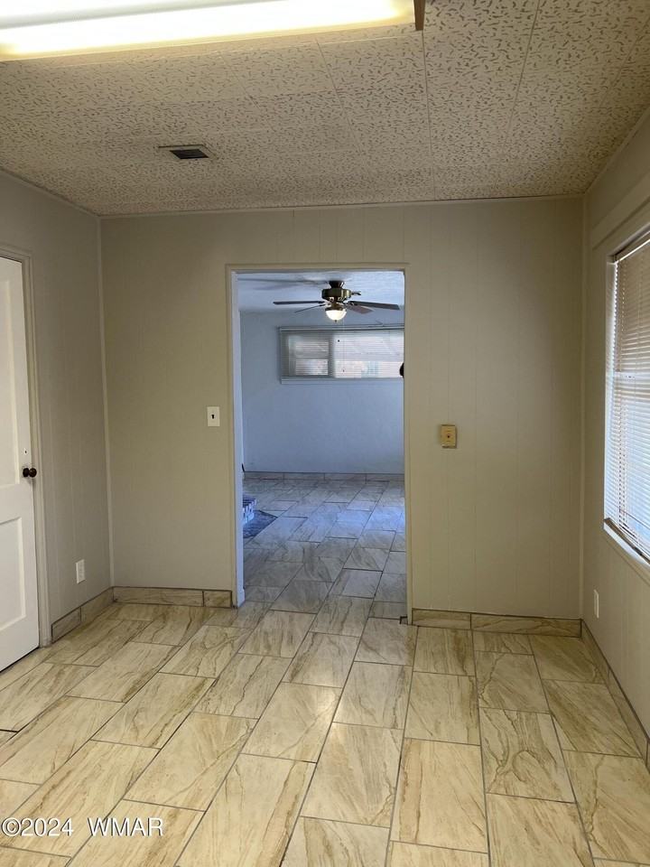 406 N 1st Ave - Photo 6 of 21
