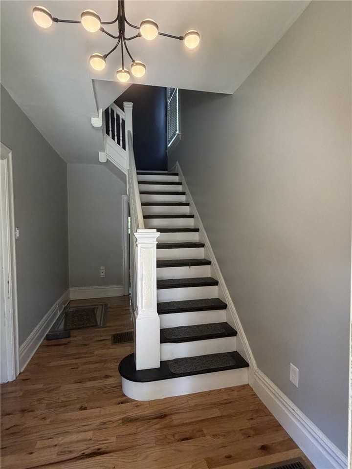 1214 Goe Ave - Photo 4 of 40