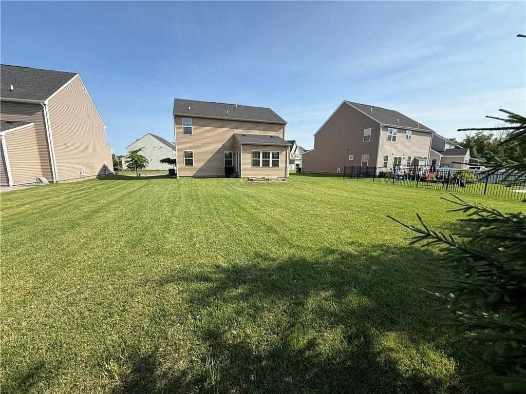 3002 Highpoint Dr - Photo 3 of 30