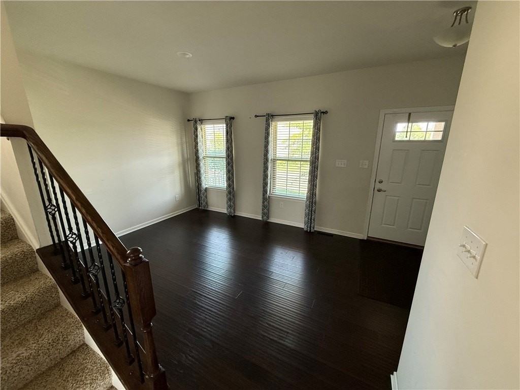 3002 Highpoint Dr - Photo 4 of 30