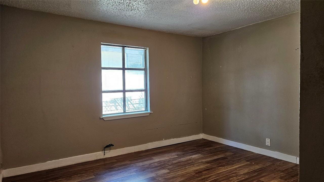1909 Wahoo Ln - Photo 6 of 20
