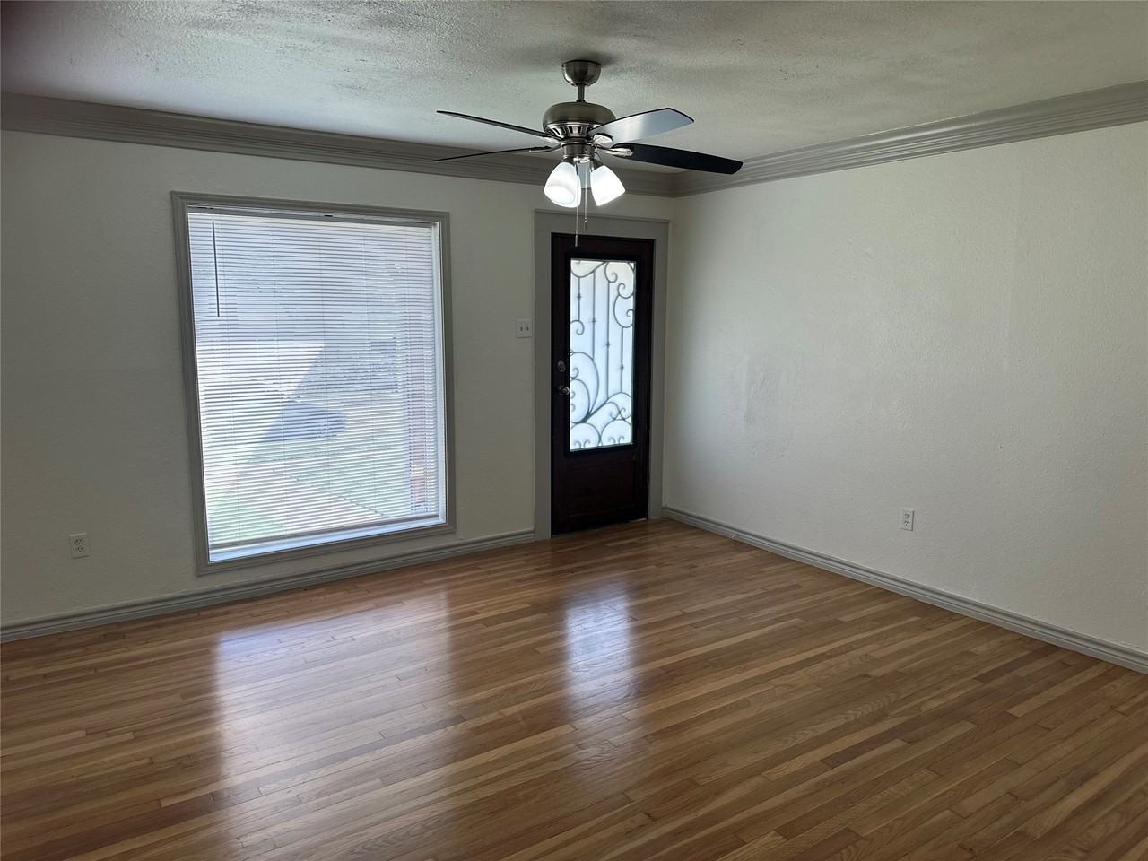 809 Cliffdale Ave - Photo 3 of 22