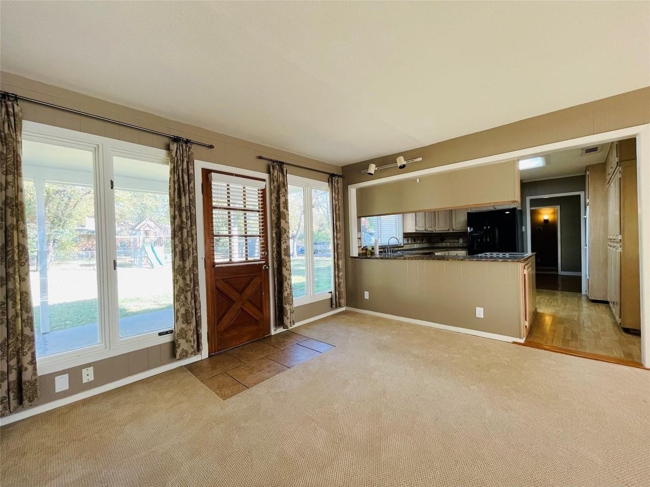 5000 Barbara Rd - Photo 4 of 11