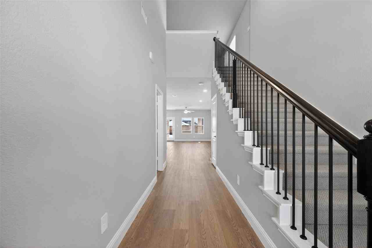513 Blanton St - Photo 7 of 33