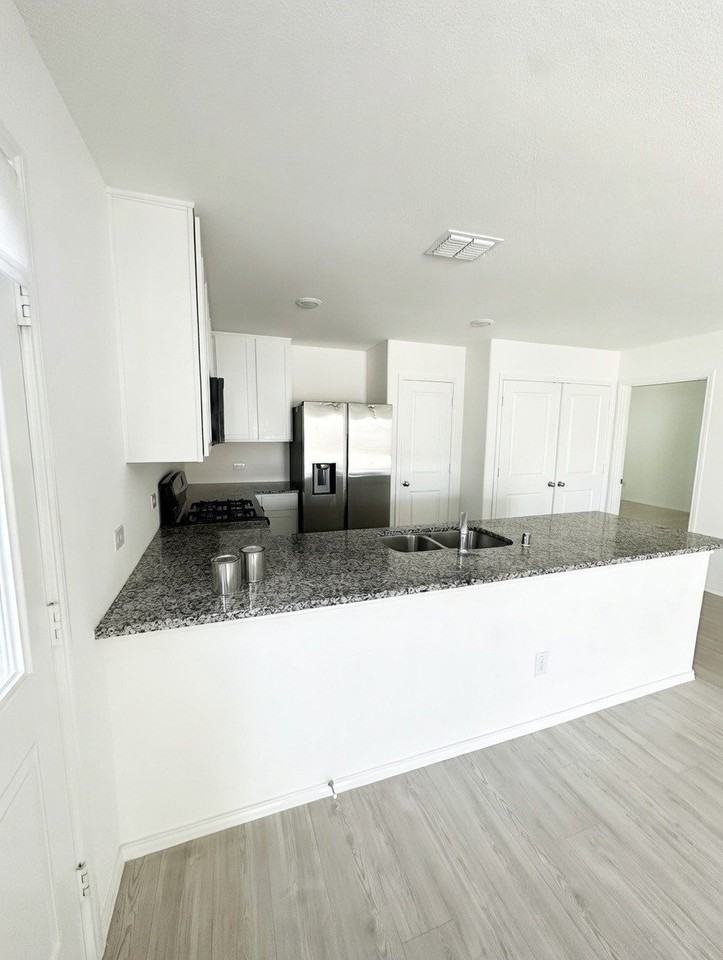 11906 Hermosa Lane - Photo 3 of 13