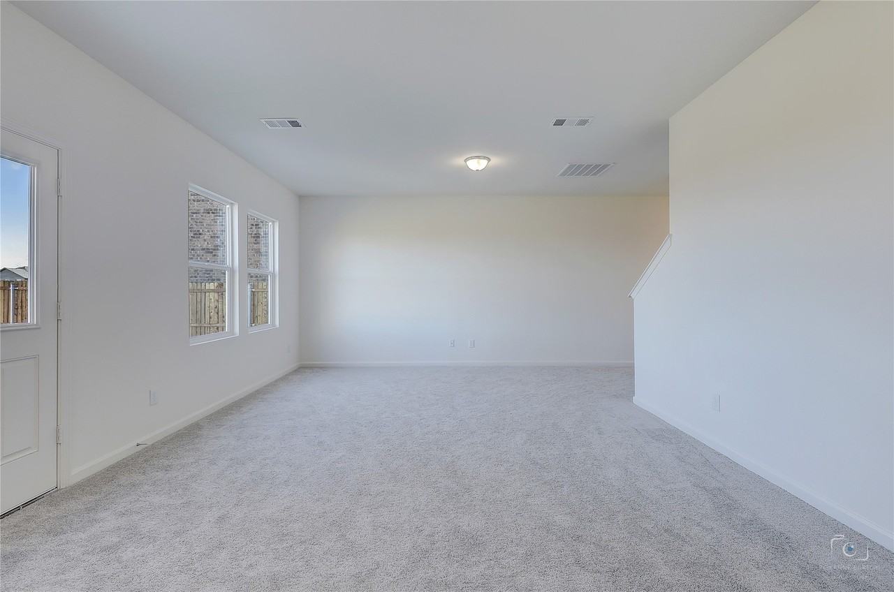 1709 Chapel Hill Rd - Photo 7 of 25