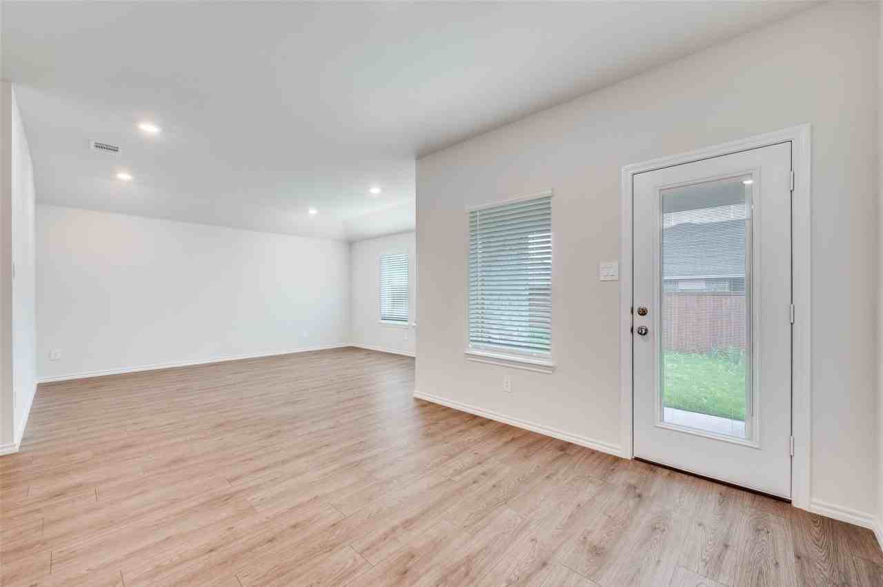 4109 Turquoise Ave - Photo 2 of 14