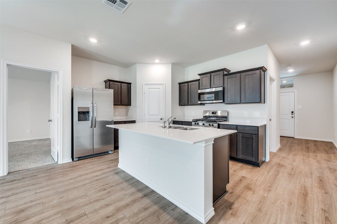 4109 Turquoise Ave - Photo 4 of 14