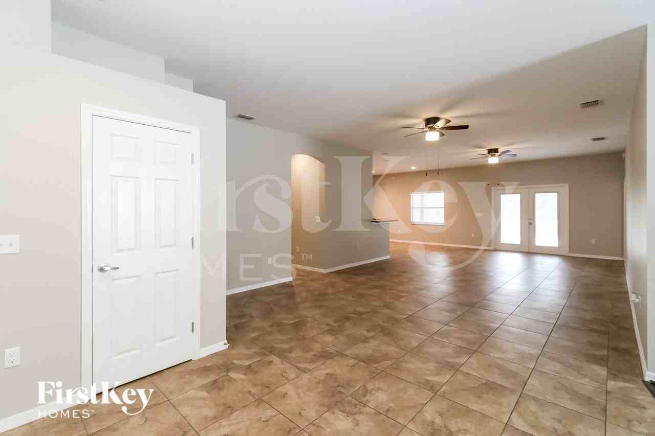 6127 Evansbrook Dr - Photo 4 of 17