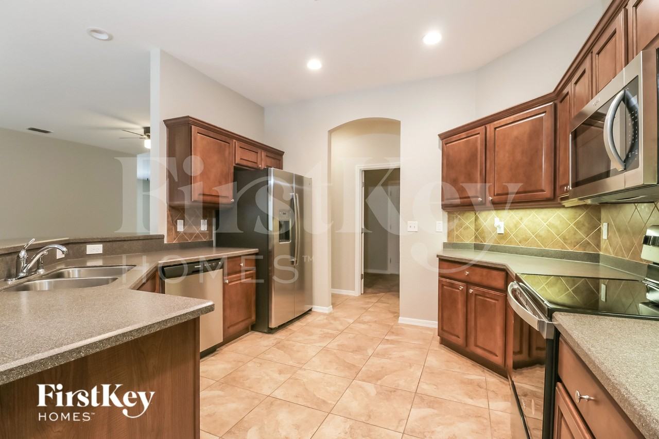 6127 Evansbrook Dr - Photo 6 of 17