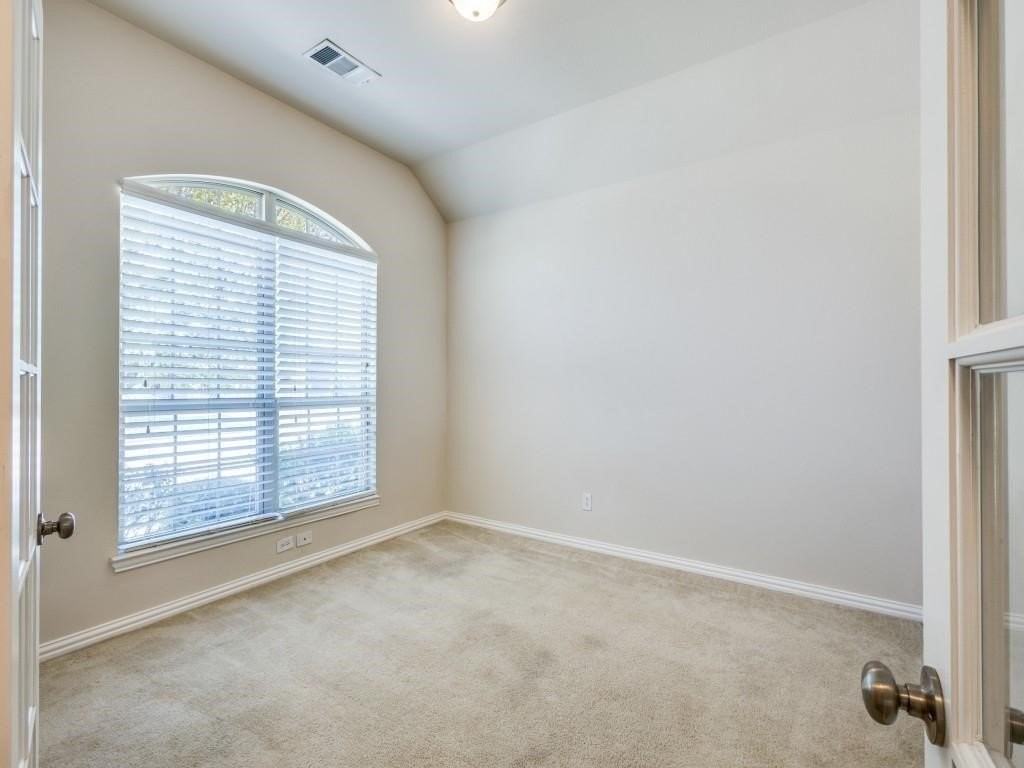2712 Cole Castle Dr - Photo 3 of 12