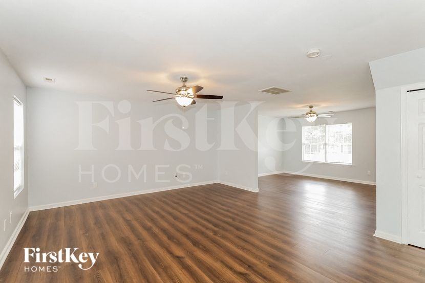 16315 Circlegreen Dr - Photo 4 of 18