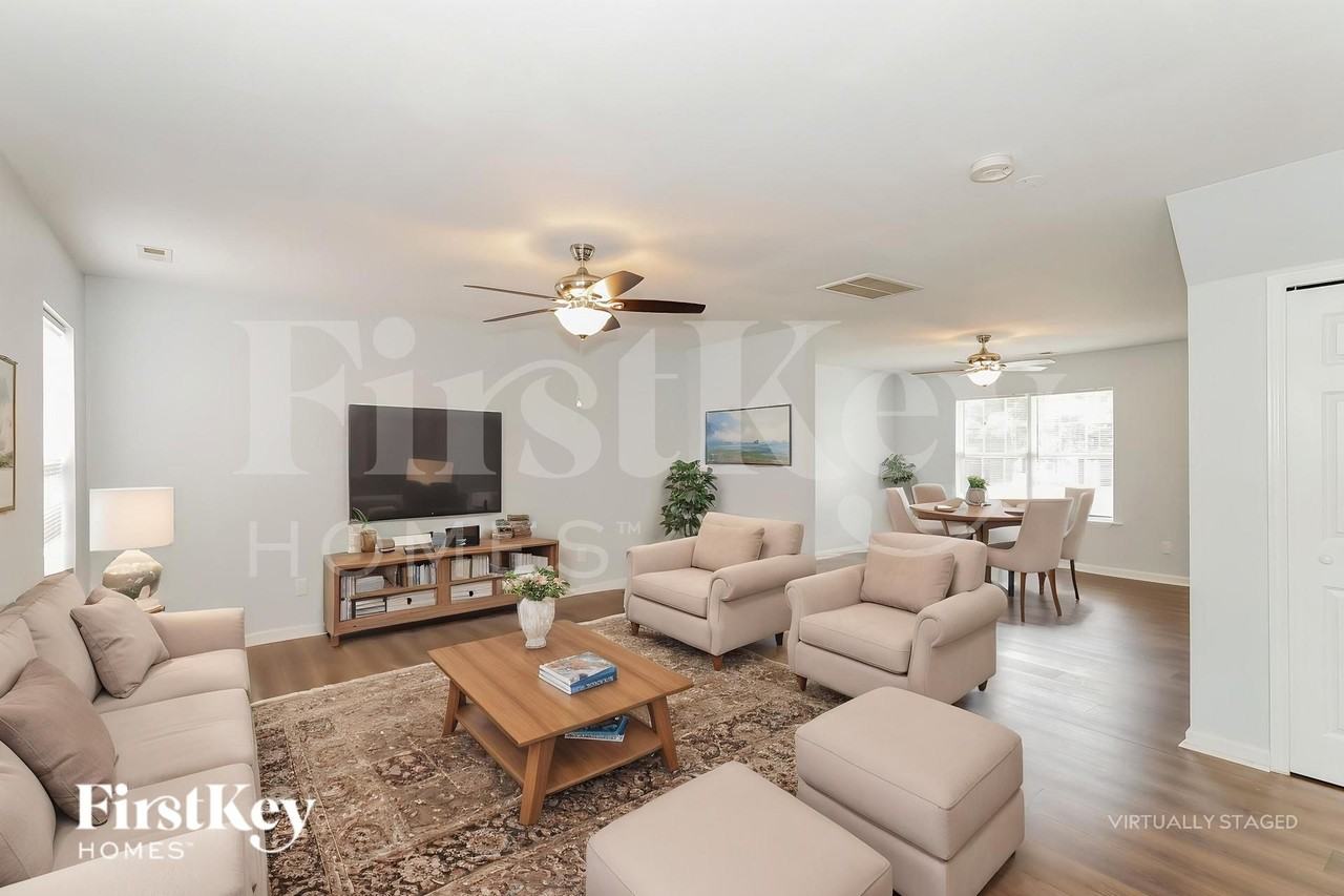 16315 Circlegreen Dr - Photo 5 of 18