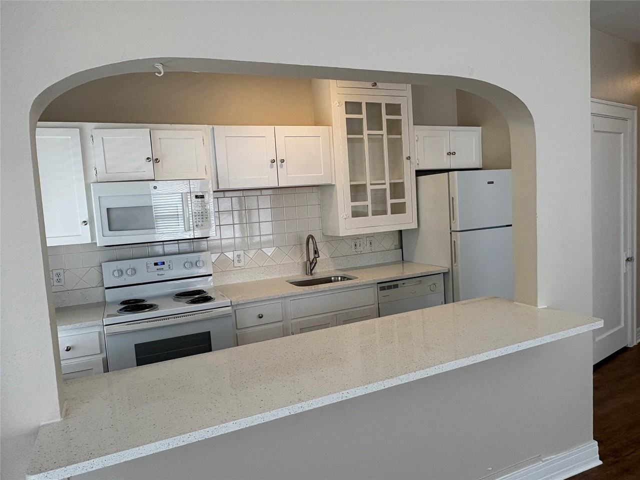 907 N Bishop Ave #B - Photo 6 of 14