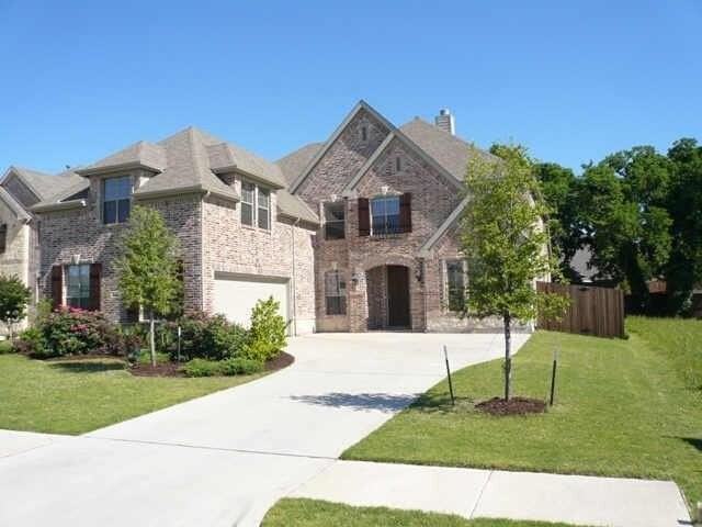 910 Redbird Ln