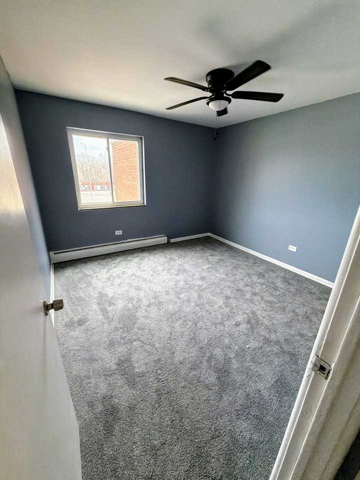 723 Grant Ave ##2f - Photo 5 of 9