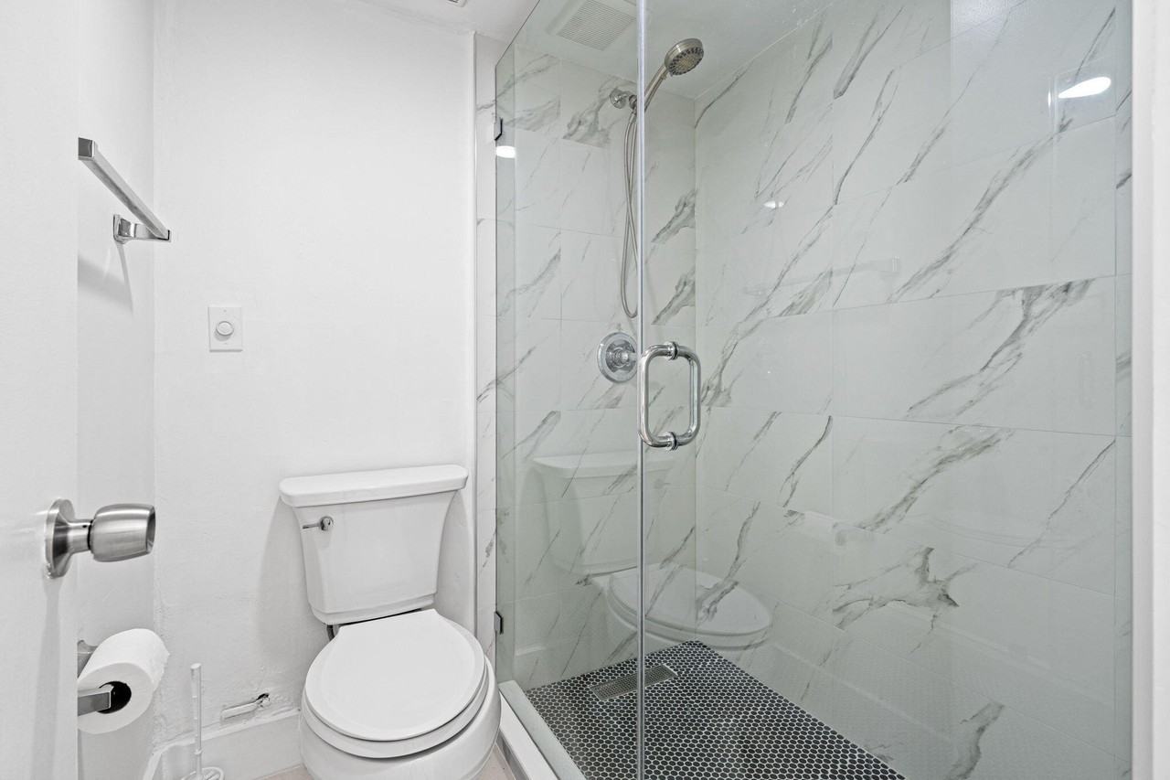 9170 Fontainebleau Blvd - Photo 3 of 35