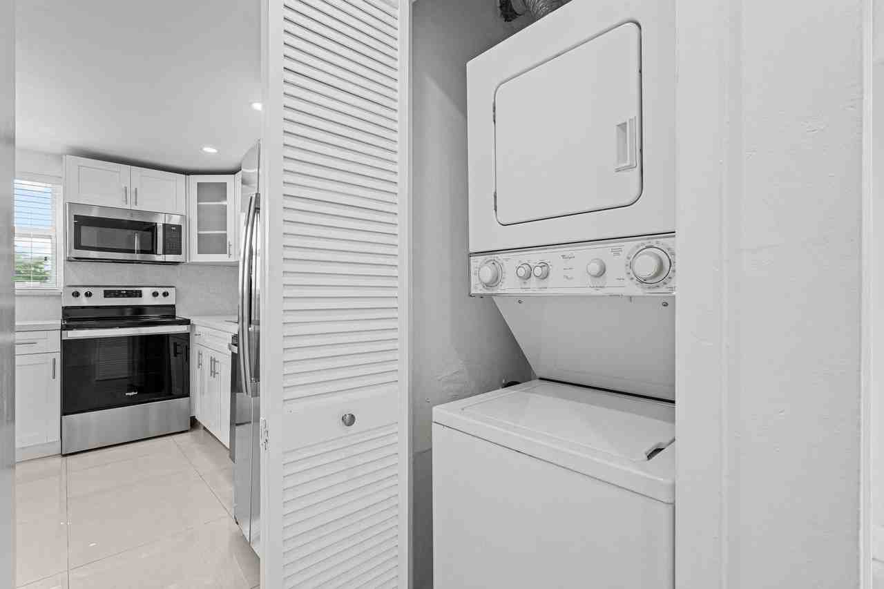 9170 Fontainebleau Blvd - Photo 6 of 35