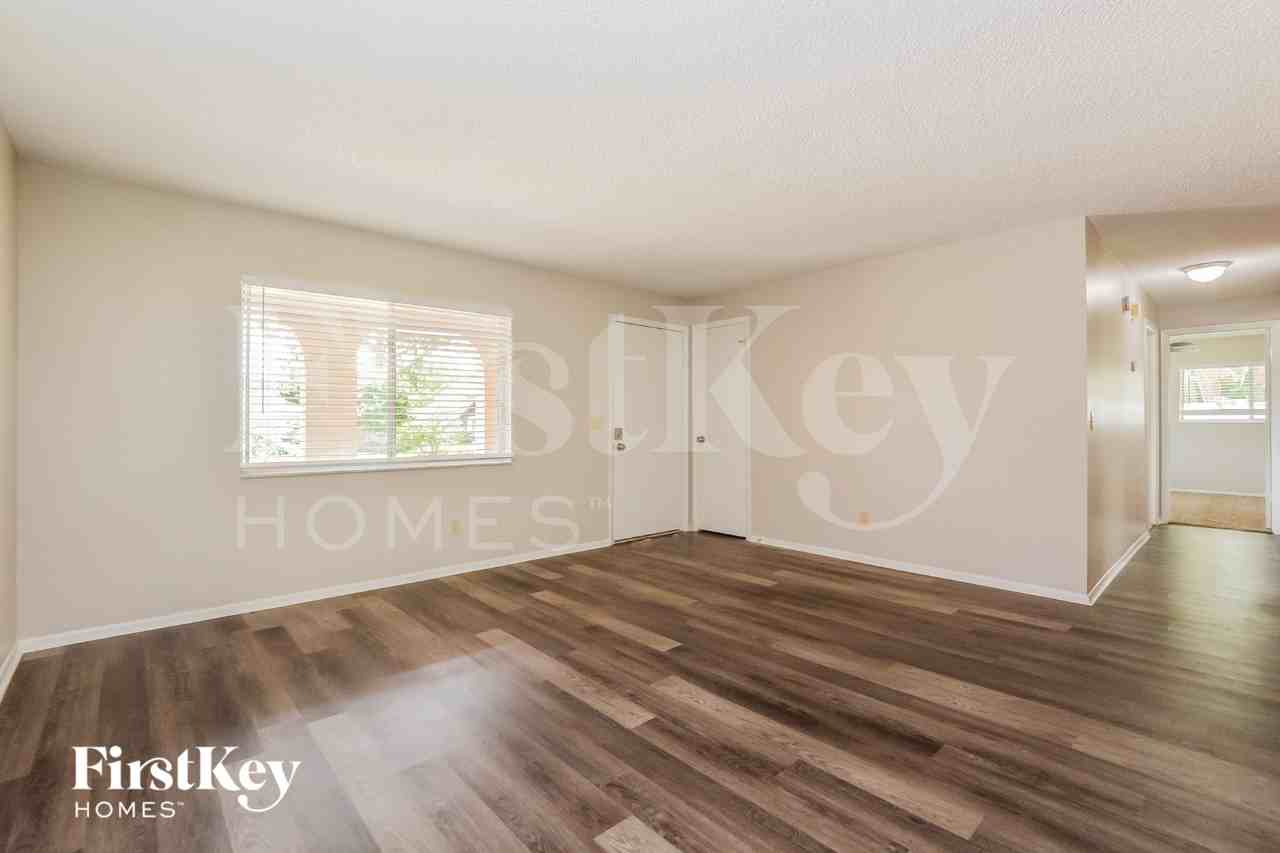 3314 Calcutta Ave - Photo 3 of 16