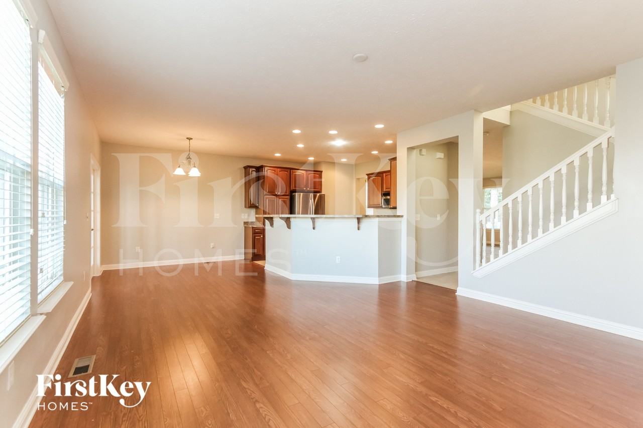 1301 Old Heritage Pl - Photo 3 of 16
