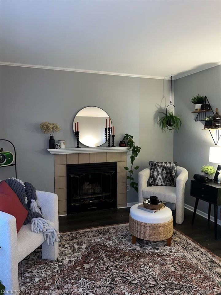 95 Walnut Blvd - Photo 5 of 15