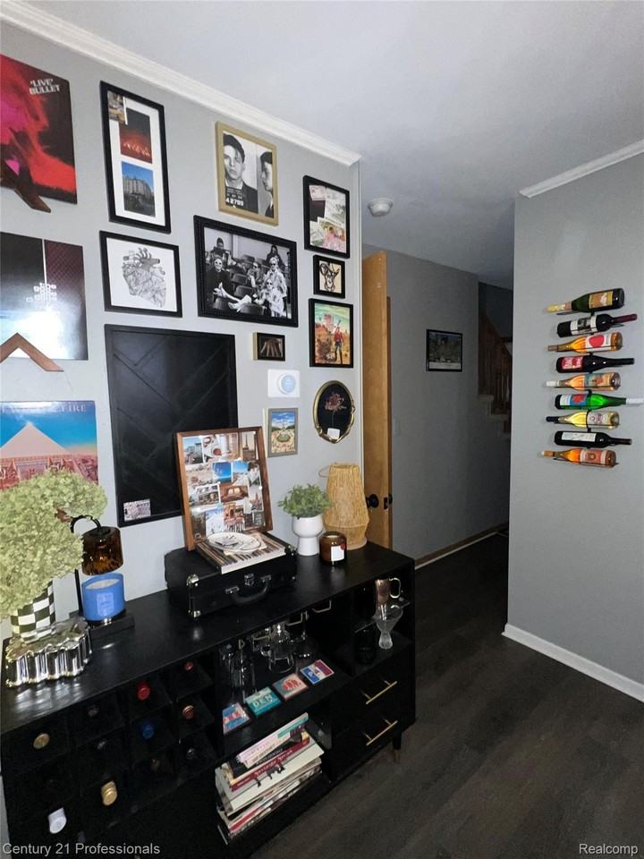 95 Walnut Blvd - Photo 7 of 15