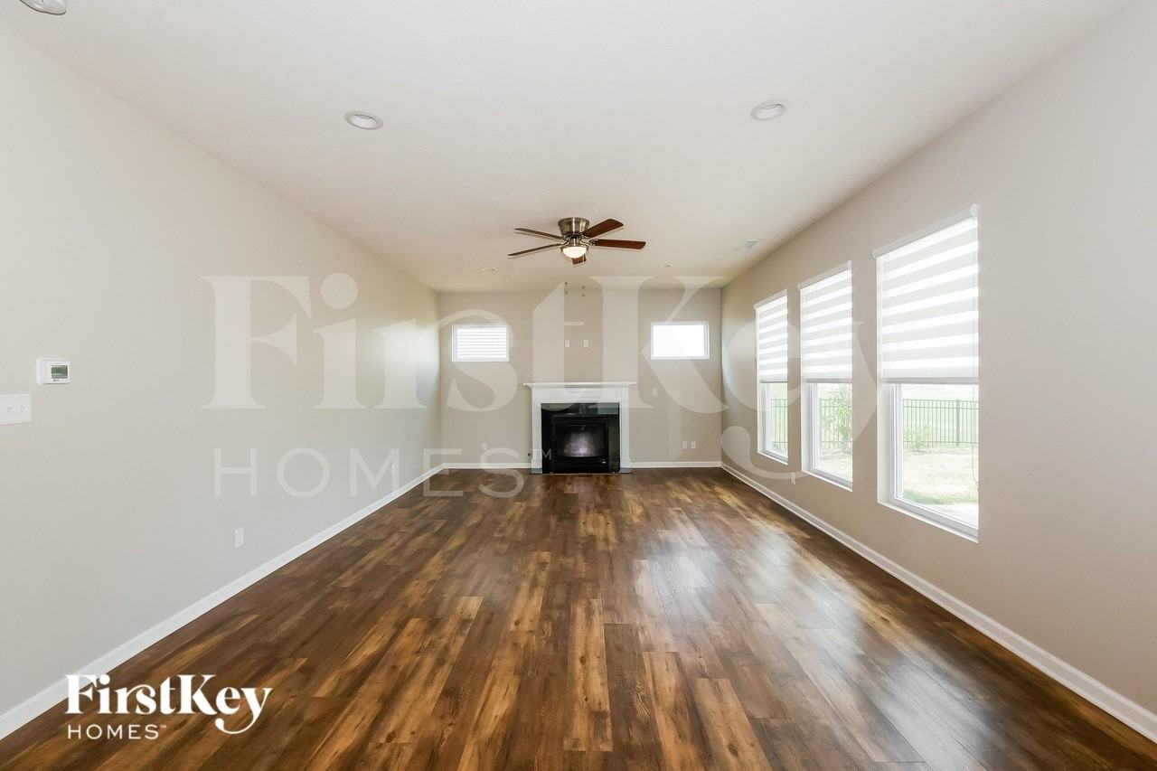 6723 Sonora Blvd - Photo 4 of 16