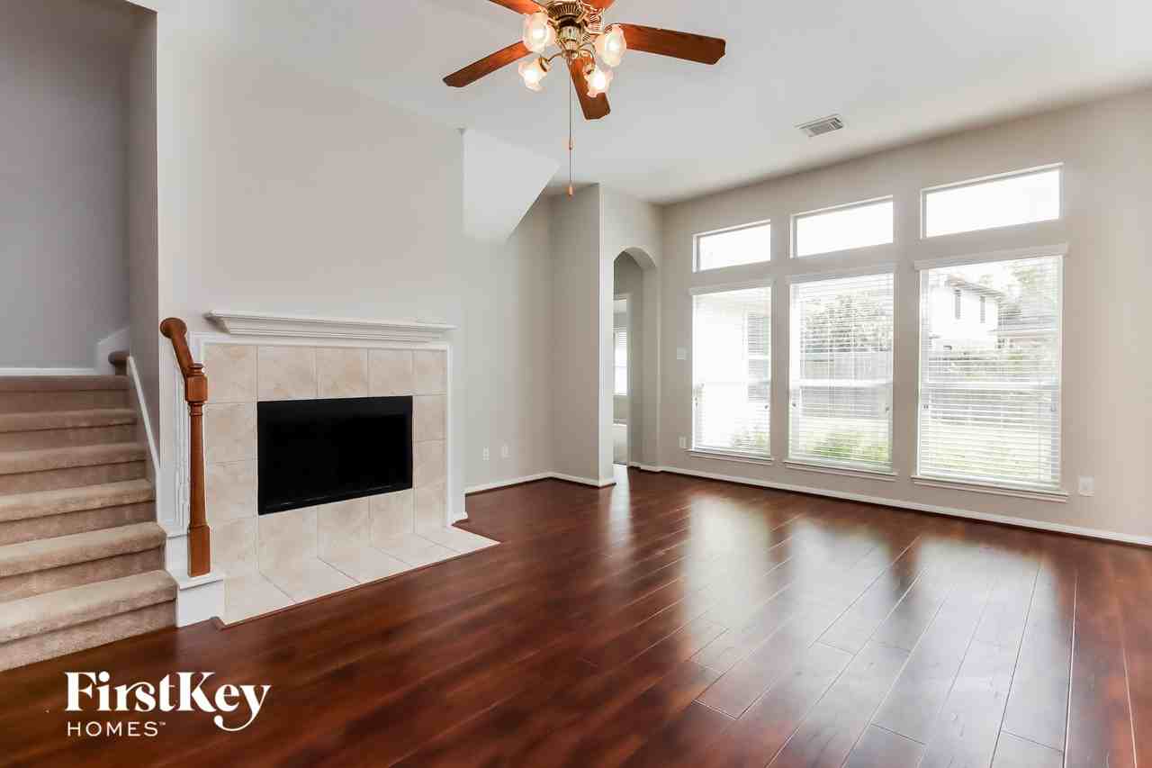 11507 Chippewa Ridge Ct - Photo 3 of 15