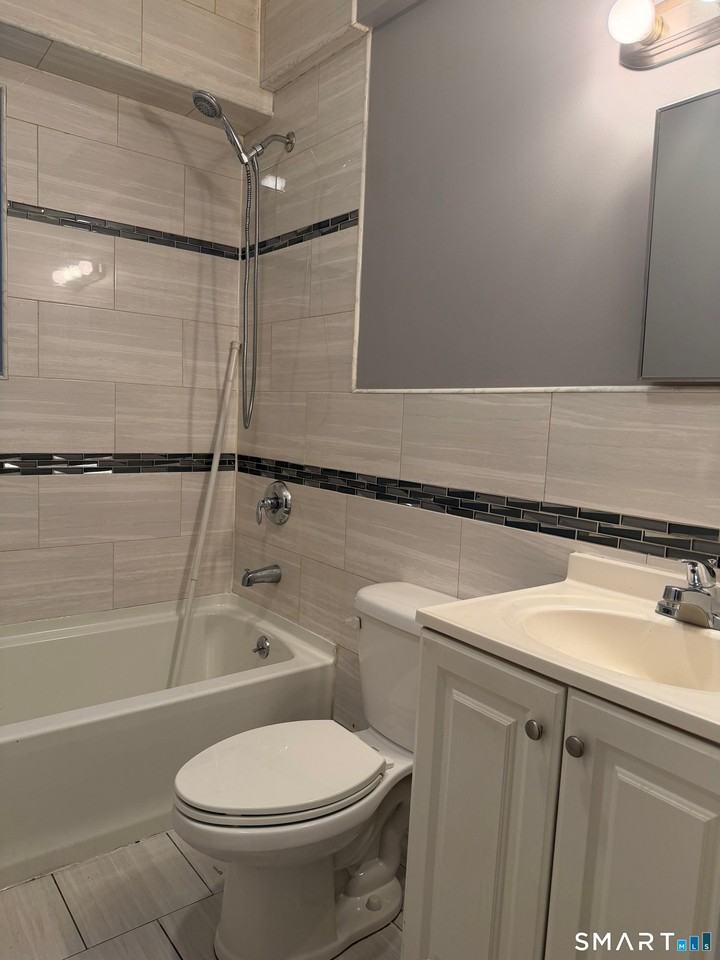 115 Bedford St - Photo 2 of 5