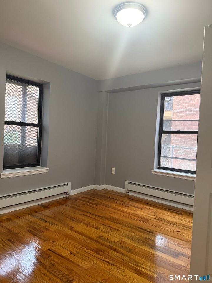 115 Bedford St - Photo 3 of 5