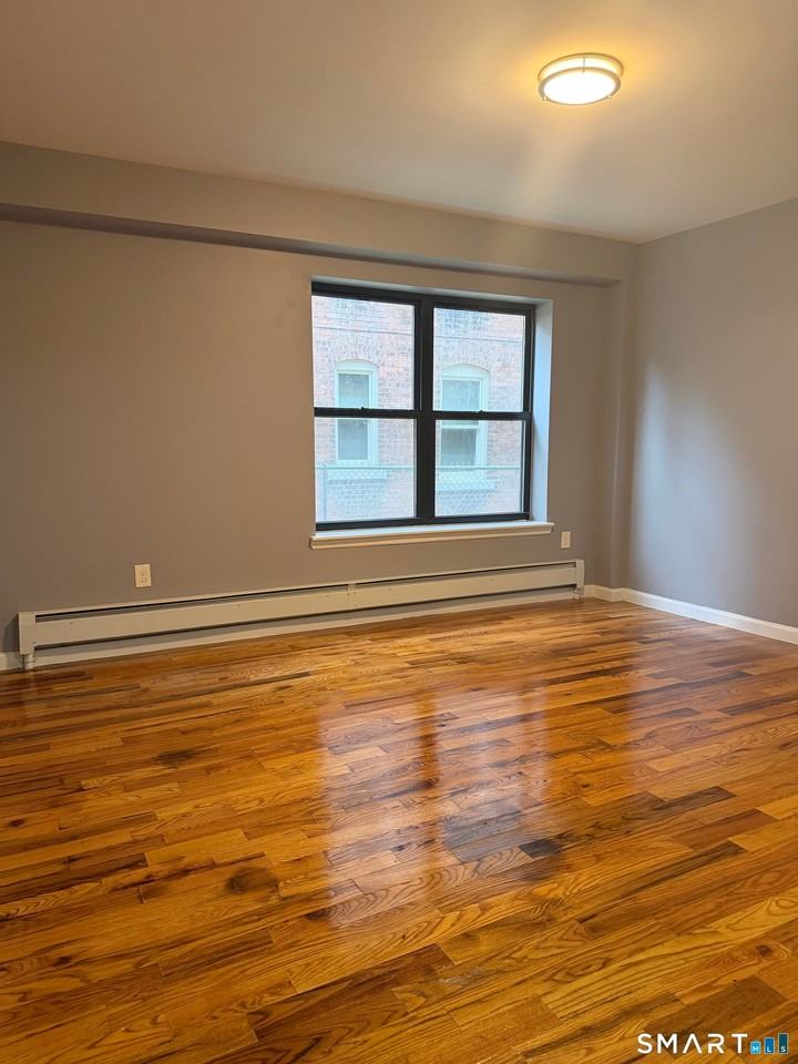 115 Bedford St - Photo 4 of 5