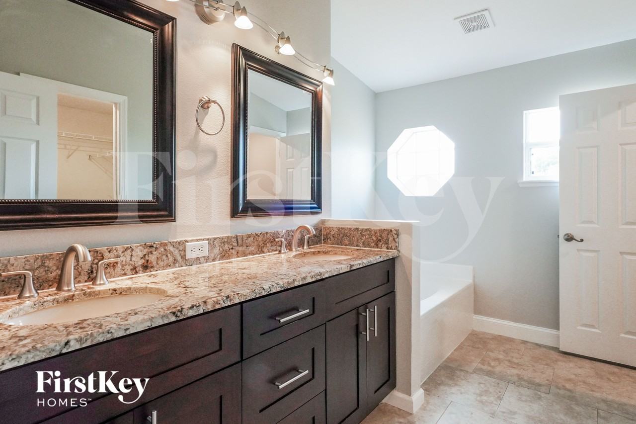 2079 Hayfield Way - Photo 7 of 16