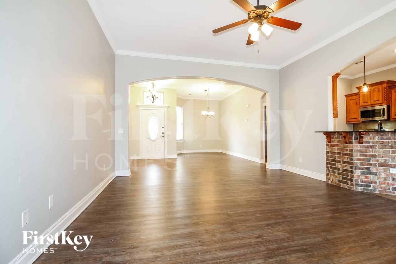 2604 Busheywood Dr - Photo 3 of 16