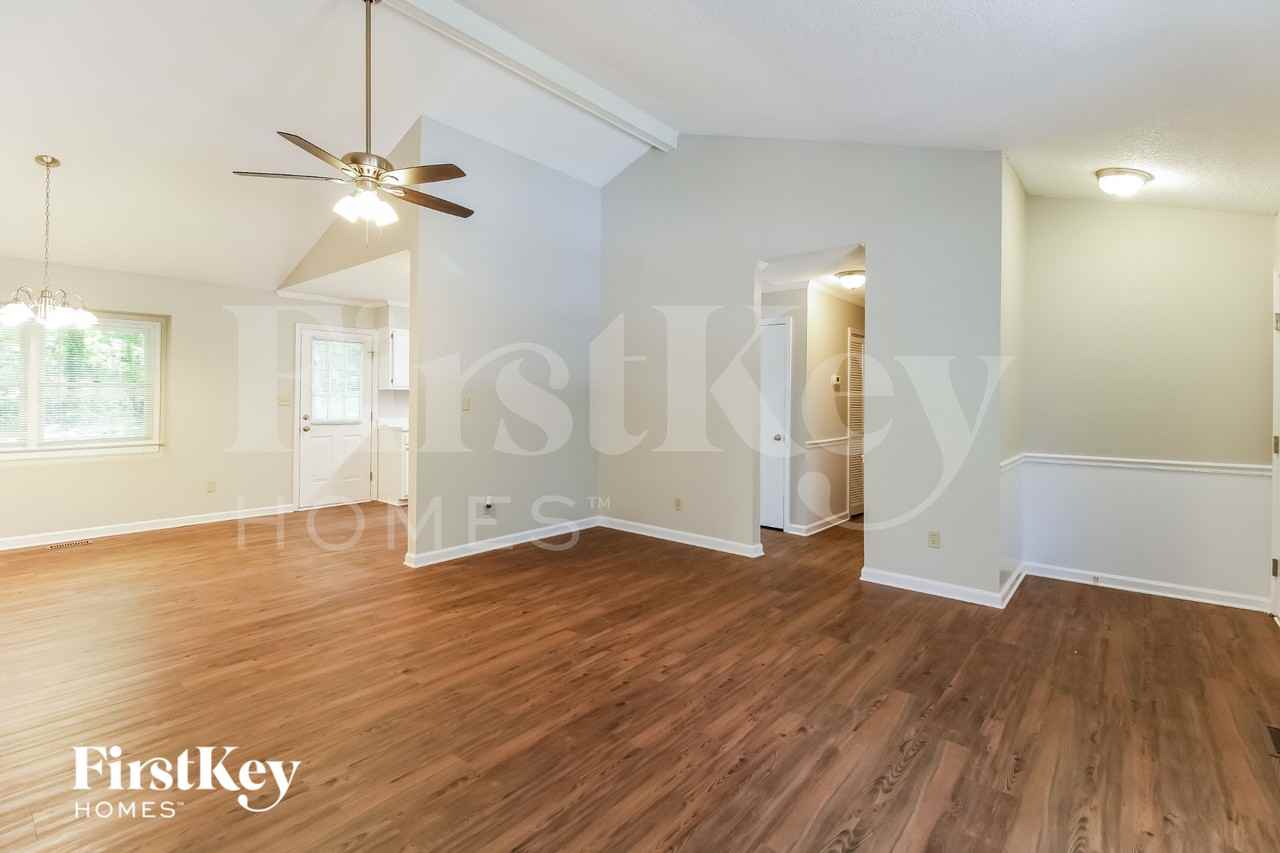 3007 Amidon Dr - Photo 3 of 15