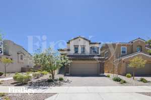 featured image of 838 N Water St