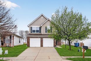 15472 Old Pond Cir - Photo 1 of 1