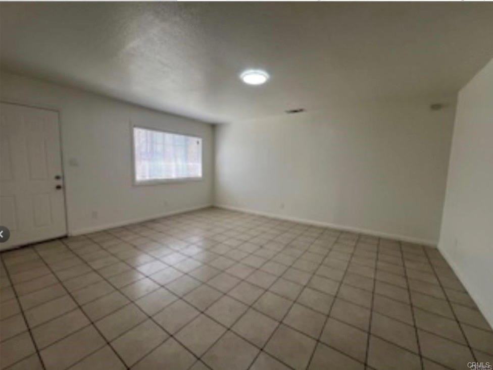 1064 Waters Ave - Photo 2 of 11