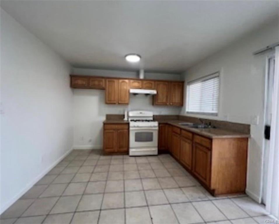 1064 Waters Ave - Photo 6 of 11