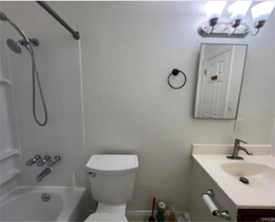 1064 Waters Ave - Photo 7 of 11