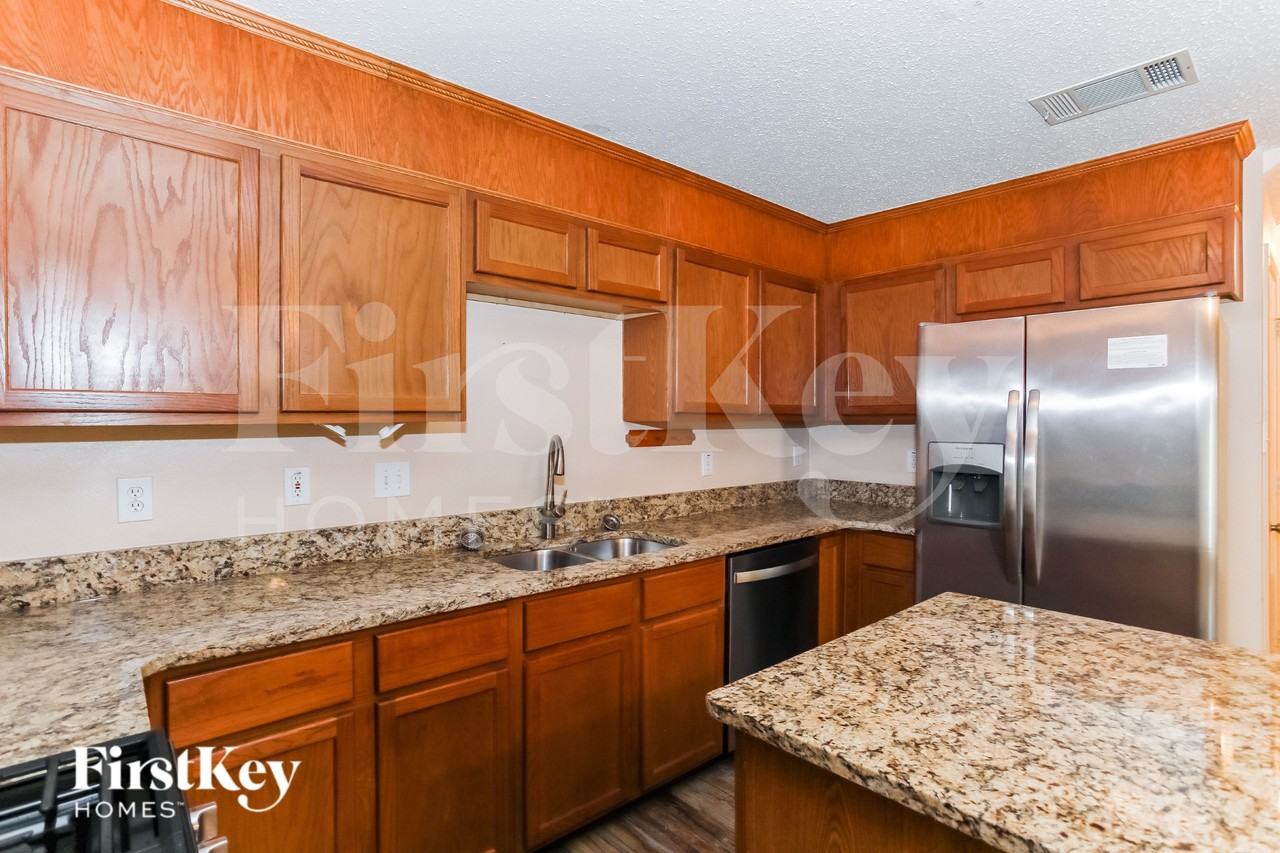 4368 Onyx Dr - Photo 6 of 15