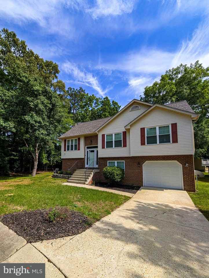 21530 Warwick Ct - Photo 2 of 50